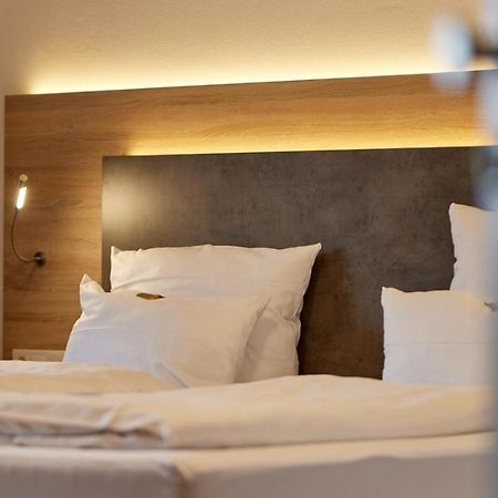 Moselhotel Weinhaus Simon 'Sauna'Restaurant'Eladesaeule 빈트리크 외부 사진