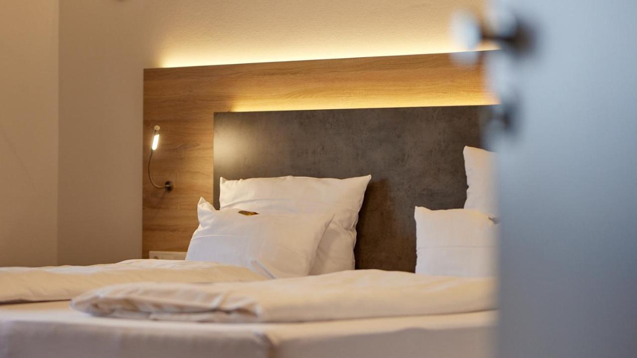 Moselhotel Weinhaus Simon 'Sauna'Restaurant'Eladesaeule 빈트리크 외부 사진