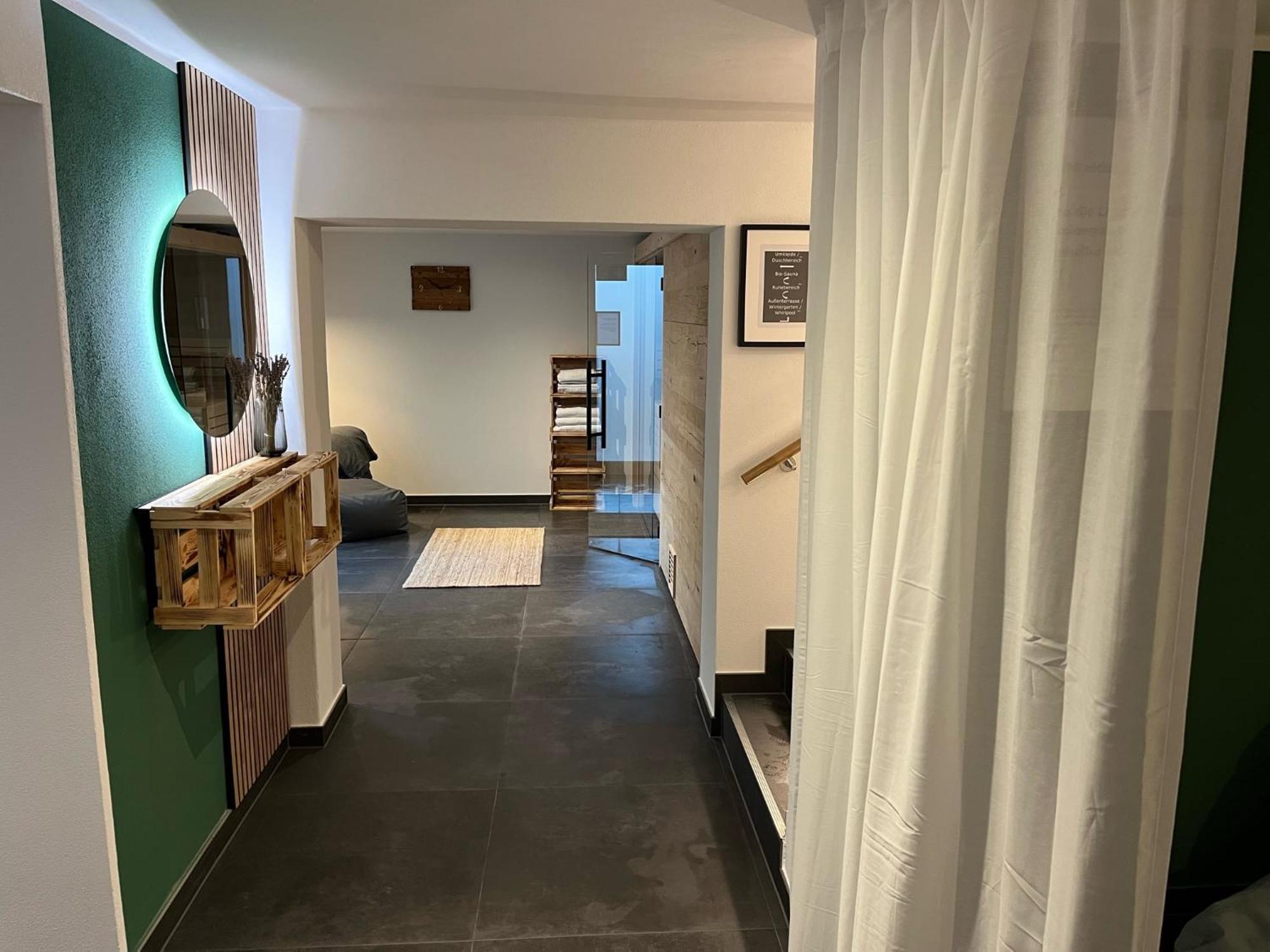 Moselhotel Weinhaus Simon 'Sauna'Restaurant'Eladesaeule 빈트리크 외부 사진